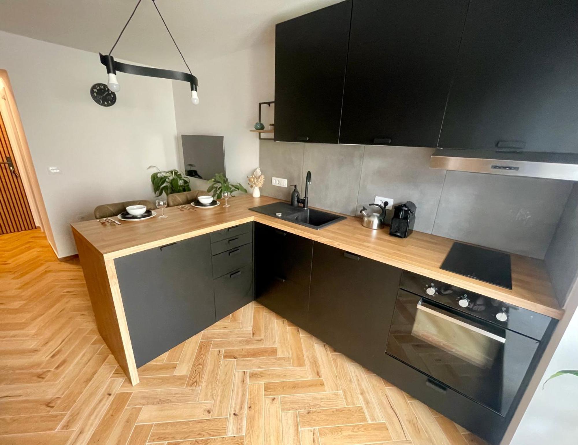 Gg Art Apartments III Любляна Экстерьер фото